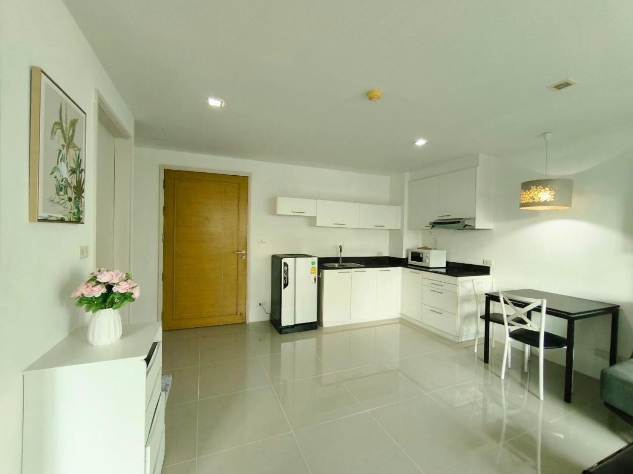 The Urban City Center By Fantasea Beach Pattaya Exterior foto
