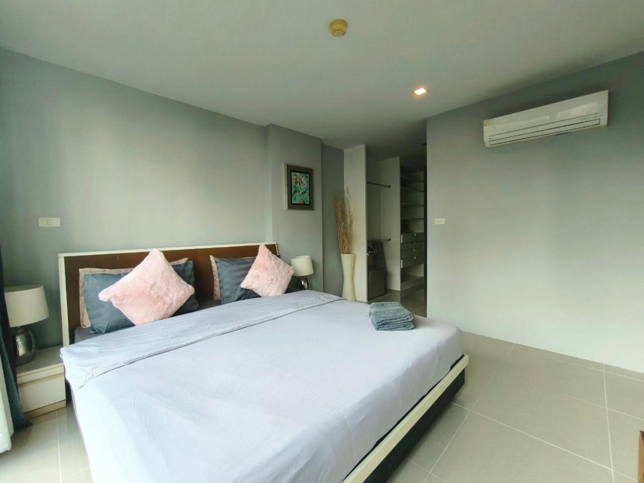 The Urban City Center By Fantasea Beach Pattaya Exterior foto